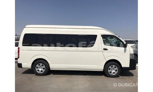 Acheter Import Voiture Toyota Hiace Blanc à Import - Dubai, Marquesas Acheter Import Voiture Toyota Hiace Blanc à Import - Dubai, Marquesas