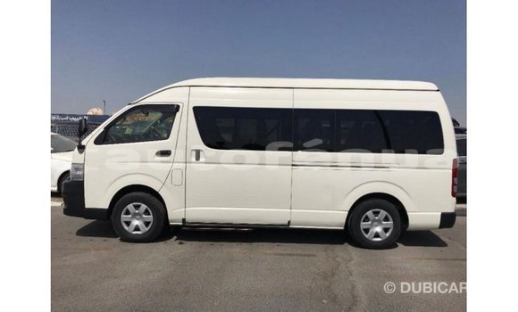 Acheter Import Voiture Toyota Hiace Blanc à Import - Dubai, Marquesas Acheter Import Voiture Toyota Hiace Blanc à Import - Dubai, Marquesas