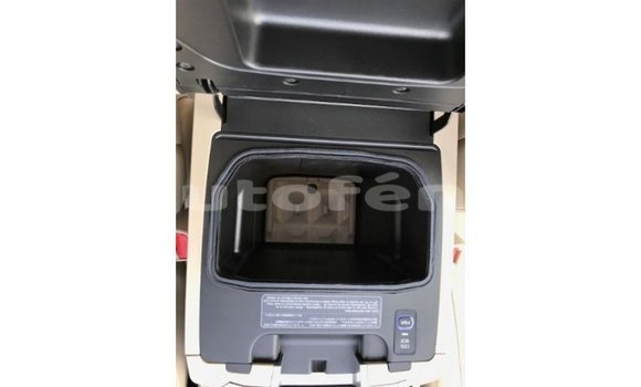 Acheter Import Voiture Toyota Land Cruiser Noir à Import - Dubai, Marquesas Acheter Import Voiture Toyota Land Cruiser Noir à Import - Dubai, Marquesas