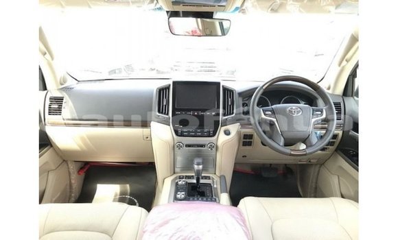 Buy Import Toyota Land Cruiser White Car in Import - Dubai in Marquesas Buy Import Toyota Land Cruiser White Car in Import - Dubai in Marquesas