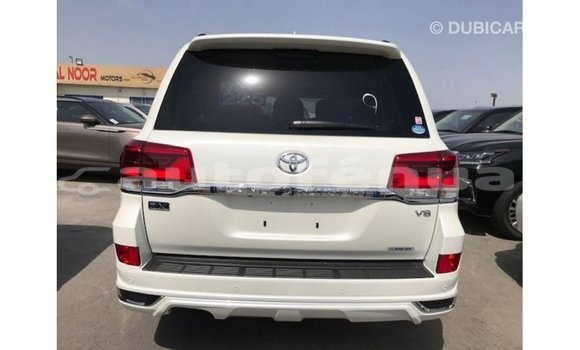 Buy Import Toyota Land Cruiser White Car in Import - Dubai in Marquesas Buy Import Toyota Land Cruiser White Car in Import - Dubai in Marquesas