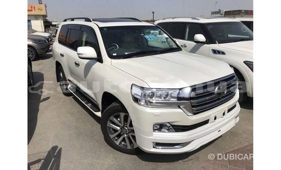 Buy Import Toyota Land Cruiser White Car in Import - Dubai in Marquesas Buy Import Toyota Land Cruiser White Car in Import - Dubai in Marquesas