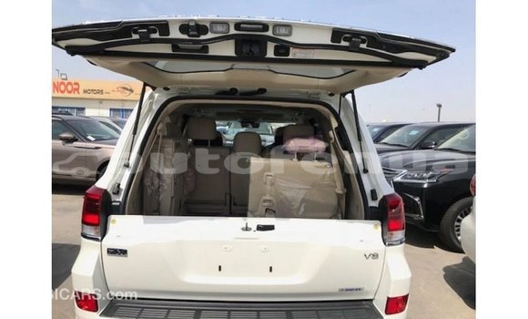 Buy Import Toyota Land Cruiser White Car in Import - Dubai in Marquesas Buy Import Toyota Land Cruiser White Car in Import - Dubai in Marquesas