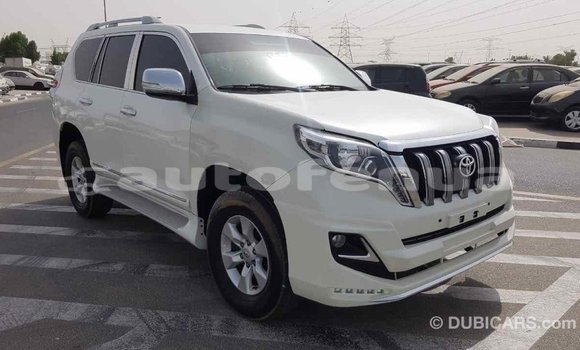 Acheter Import Voiture Toyota Prado Blanc à Import - Dubai, Marquesas Acheter Import Voiture Toyota Prado Blanc à Import - Dubai, Marquesas