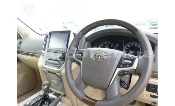 Buy Import Toyota Land Cruiser White Car in Import - Dubai in Marquesas Buy Import Toyota Land Cruiser White Car in Import - Dubai in Marquesas