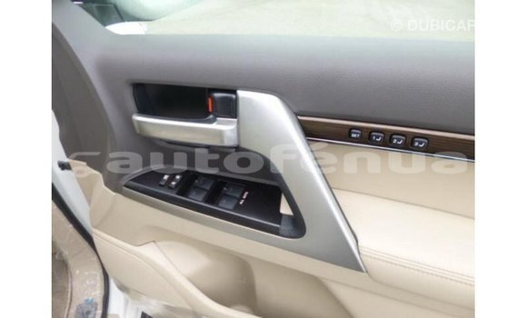 Buy Import Toyota Land Cruiser White Car in Import - Dubai in Marquesas Buy Import Toyota Land Cruiser White Car in Import - Dubai in Marquesas