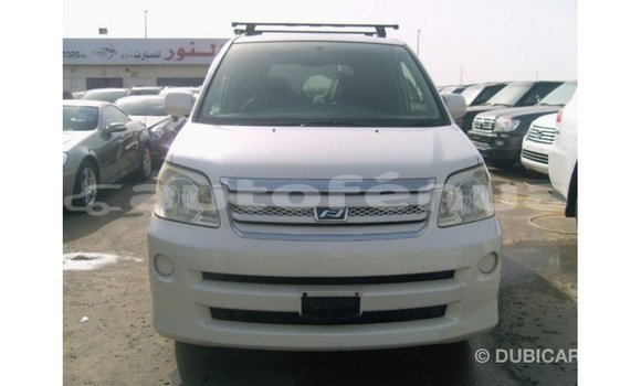 Buy Import Toyota Noah White Car in Import - Dubai in Marquesas Buy Import Toyota Noah White Car in Import - Dubai in Marquesas