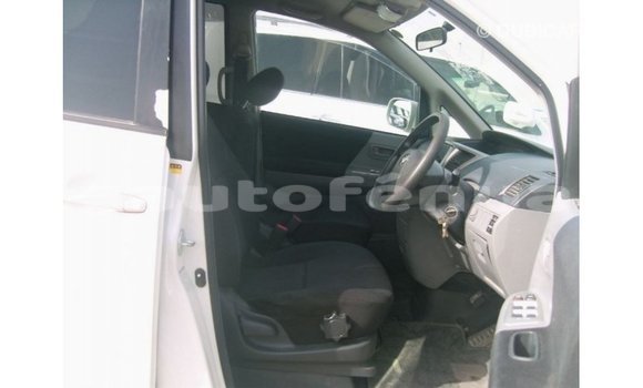 Buy Import Toyota Noah White Car in Import - Dubai in Marquesas Buy Import Toyota Noah White Car in Import - Dubai in Marquesas