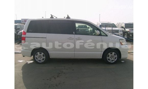 Buy Import Toyota Noah White Car in Import - Dubai in Marquesas Buy Import Toyota Noah White Car in Import - Dubai in Marquesas