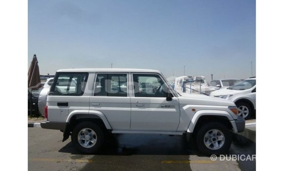 Buy Import Toyota Land Cruiser White Car in Import - Dubai in Marquesas Buy Import Toyota Land Cruiser White Car in Import - Dubai in Marquesas