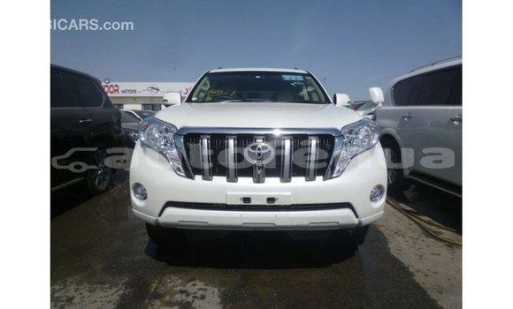 Acheter Import Voiture Toyota Prado Blanc à Import - Dubai, Marquesas Acheter Import Voiture Toyota Prado Blanc à Import - Dubai, Marquesas