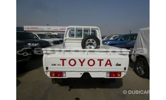 Acheter Import Voiture Toyota Land Cruiser Blanc à Import - Dubai, Marquesas Acheter Import Voiture Toyota Land Cruiser Blanc à Import - Dubai, Marquesas