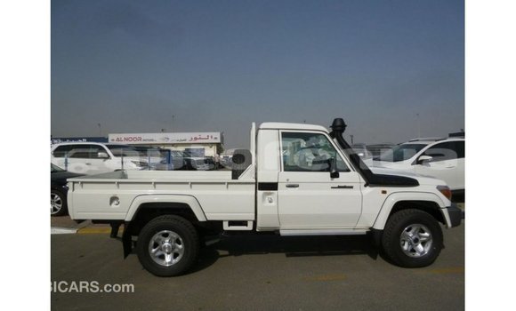 Acheter Import Voiture Toyota Land Cruiser Blanc à Import - Dubai, Marquesas Acheter Import Voiture Toyota Land Cruiser Blanc à Import - Dubai, Marquesas