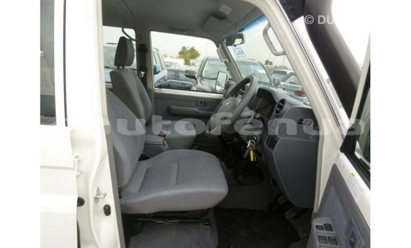 Buy Import Toyota Land Cruiser White Car in Import - Dubai in Marquesas Buy Import Toyota Land Cruiser White Car in Import - Dubai in Marquesas