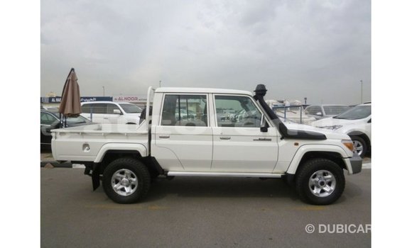 Buy Import Toyota Land Cruiser White Car in Import - Dubai in Marquesas Buy Import Toyota Land Cruiser White Car in Import - Dubai in Marquesas