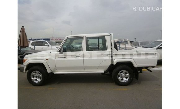 Buy Import Toyota Land Cruiser White Car in Import - Dubai in Marquesas Buy Import Toyota Land Cruiser White Car in Import - Dubai in Marquesas