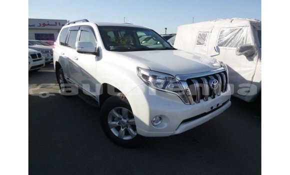 Acheter Import Voiture Toyota Prado Blanc à Import - Dubai, Marquesas