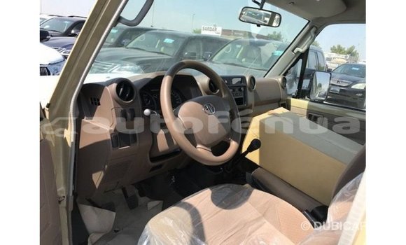 Buy Import Toyota Land Cruiser Beige Car in Import - Dubai in Marquesas Buy Import Toyota Land Cruiser Beige Car in Import - Dubai in Marquesas