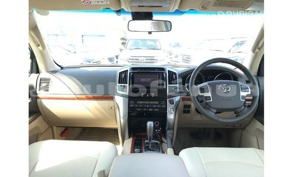 Buy Import Toyota Land Cruiser White Car in Import - Dubai in Marquesas Buy Import Toyota Land Cruiser White Car in Import - Dubai in Marquesas