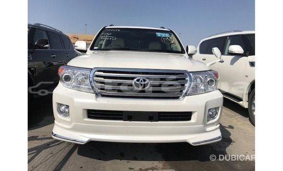 Buy Import Toyota Land Cruiser White Car in Import - Dubai in Marquesas Buy Import Toyota Land Cruiser White Car in Import - Dubai in Marquesas