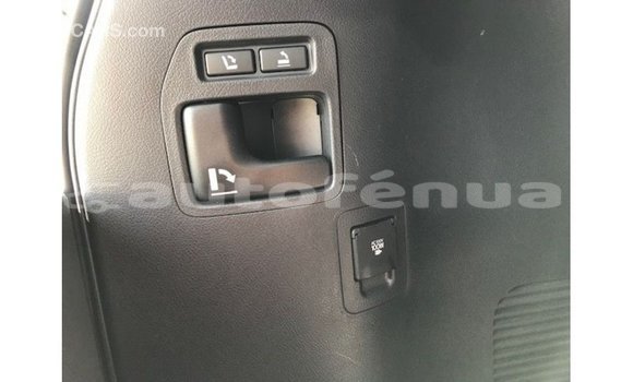 Acheter Import Voiture Toyota Land Cruiser Blanc à Import - Dubai, Marquesas Acheter Import Voiture Toyota Land Cruiser Blanc à Import - Dubai, Marquesas