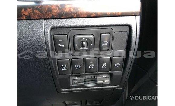 Acheter Import Voiture Toyota Land Cruiser Blanc à Import - Dubai, Marquesas Acheter Import Voiture Toyota Land Cruiser Blanc à Import - Dubai, Marquesas