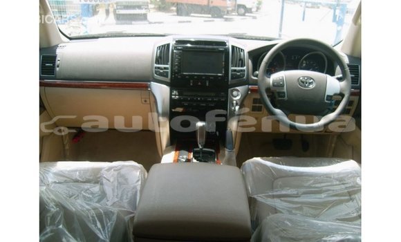 Buy Import Toyota Land Cruiser White Car in Import - Dubai in Marquesas Buy Import Toyota Land Cruiser White Car in Import - Dubai in Marquesas