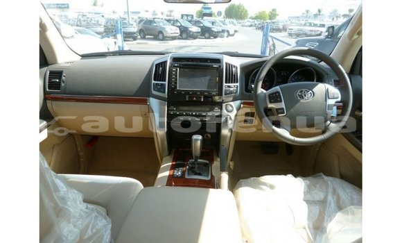 Acheter Import Voiture Toyota Land Cruiser Blanc à Import - Dubai, Marquesas Acheter Import Voiture Toyota Land Cruiser Blanc à Import - Dubai, Marquesas