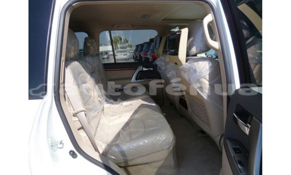 Acheter Import Voiture Toyota Land Cruiser Blanc à Import - Dubai, Marquesas Acheter Import Voiture Toyota Land Cruiser Blanc à Import - Dubai, Marquesas