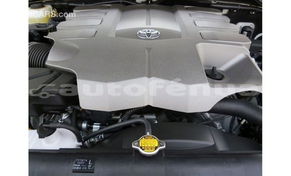 Acheter Import Voiture Toyota Land Cruiser Blanc à Import - Dubai, Marquesas Acheter Import Voiture Toyota Land Cruiser Blanc à Import - Dubai, Marquesas