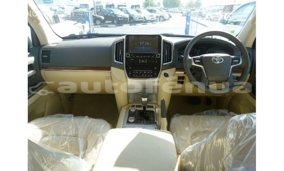 Buy Import Toyota Land Cruiser White Car in Import - Dubai in Marquesas Buy Import Toyota Land Cruiser White Car in Import - Dubai in Marquesas