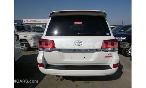 Buy Import Toyota Land Cruiser White Car in Import - Dubai in Marquesas Buy Import Toyota Land Cruiser White Car in Import - Dubai in Marquesas