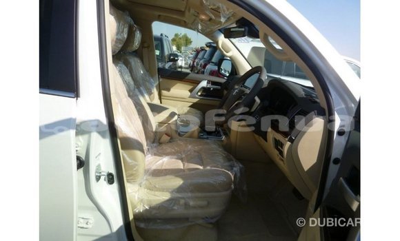 Buy Import Toyota Land Cruiser White Car in Import - Dubai in Marquesas Buy Import Toyota Land Cruiser White Car in Import - Dubai in Marquesas