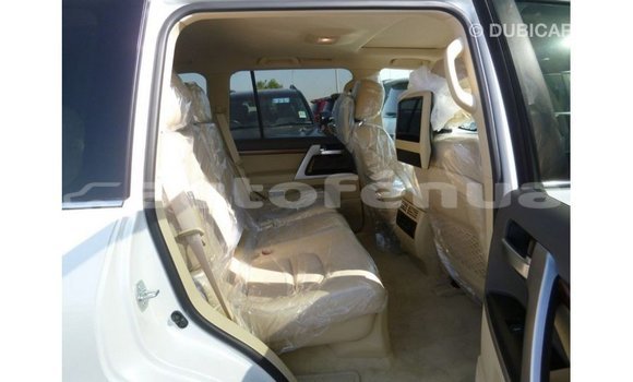 Buy Import Toyota Land Cruiser White Car in Import - Dubai in Marquesas Buy Import Toyota Land Cruiser White Car in Import - Dubai in Marquesas