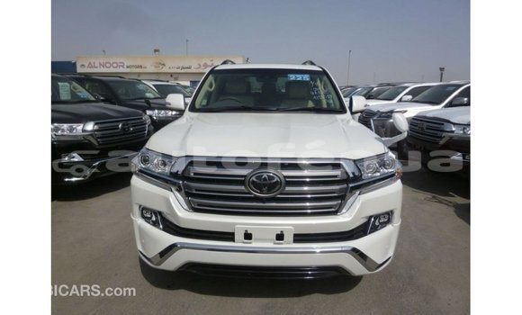 Buy Import Toyota Land Cruiser White Car in Import - Dubai in Marquesas Buy Import Toyota Land Cruiser White Car in Import - Dubai in Marquesas