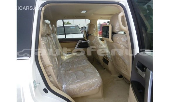 Buy Import Toyota Land Cruiser White Car in Import - Dubai in Marquesas Buy Import Toyota Land Cruiser White Car in Import - Dubai in Marquesas