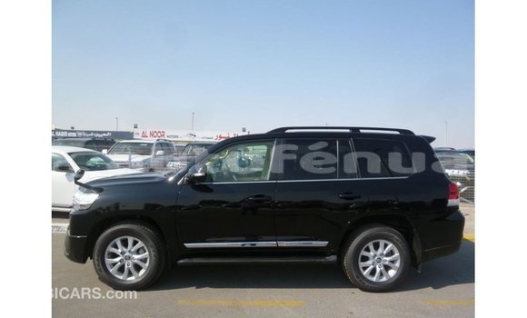 Buy Import Toyota Land Cruiser Black Car in Import - Dubai in Marquesas Buy Import Toyota Land Cruiser Black Car in Import - Dubai in Marquesas