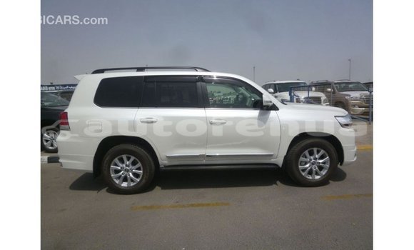 Acheter Import Voiture Toyota Land Cruiser Blanc à Import - Dubai, Marquesas Acheter Import Voiture Toyota Land Cruiser Blanc à Import - Dubai, Marquesas