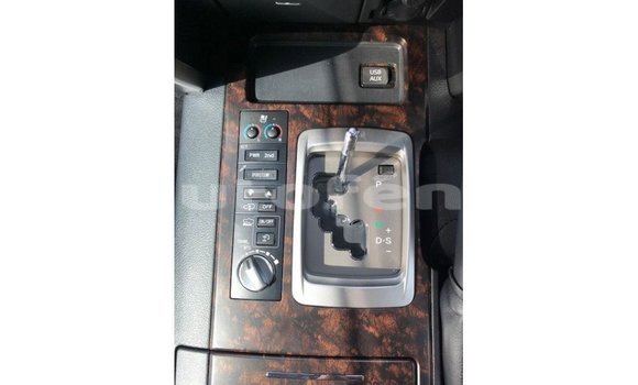Acheter Import Voiture Toyota Land Cruiser Blanc à Import - Dubai, Marquesas Acheter Import Voiture Toyota Land Cruiser Blanc à Import - Dubai, Marquesas