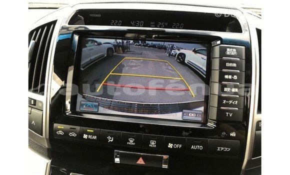 Acheter Import Voiture Toyota Land Cruiser Blanc à Import - Dubai, Marquesas Acheter Import Voiture Toyota Land Cruiser Blanc à Import - Dubai, Marquesas