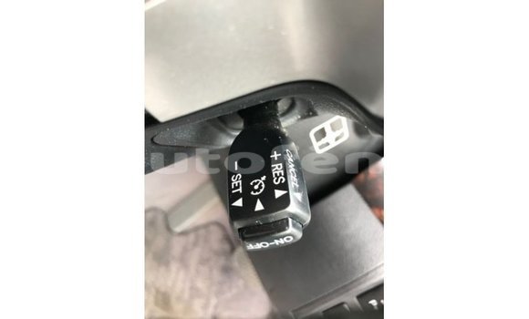 Acheter Import Voiture Toyota Land Cruiser Blanc à Import - Dubai, Marquesas Acheter Import Voiture Toyota Land Cruiser Blanc à Import - Dubai, Marquesas