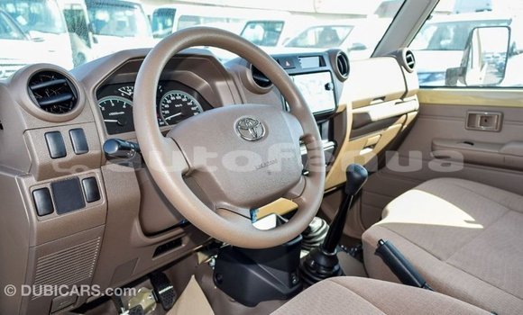 Buy Import Toyota Land Cruiser Beige Car in Import - Dubai in Marquesas Buy Import Toyota Land Cruiser Beige Car in Import - Dubai in Marquesas