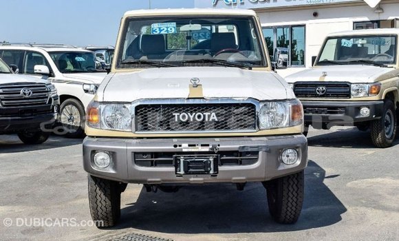Acheter Import Voiture Toyota Land Cruiser Beige à Import - Dubai, Marquesas Acheter Import Voiture Toyota Land Cruiser Beige à Import - Dubai, Marquesas