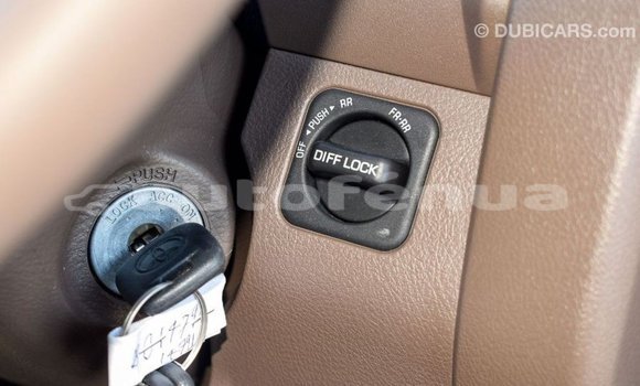 Acheter Import Voiture Toyota Land Cruiser Beige à Import - Dubai, Marquesas Acheter Import Voiture Toyota Land Cruiser Beige à Import - Dubai, Marquesas