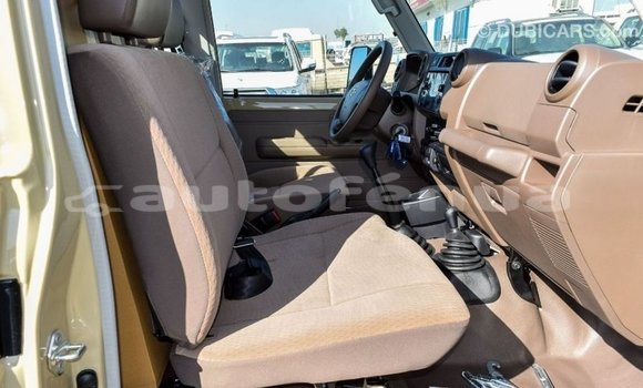 Buy Import Toyota Land Cruiser Beige Car in Import - Dubai in Marquesas Buy Import Toyota Land Cruiser Beige Car in Import - Dubai in Marquesas