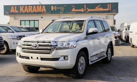 Buy Import Toyota Land Cruiser White Car in Import - Dubai in Marquesas Buy Import Toyota Land Cruiser White Car in Import - Dubai in Marquesas