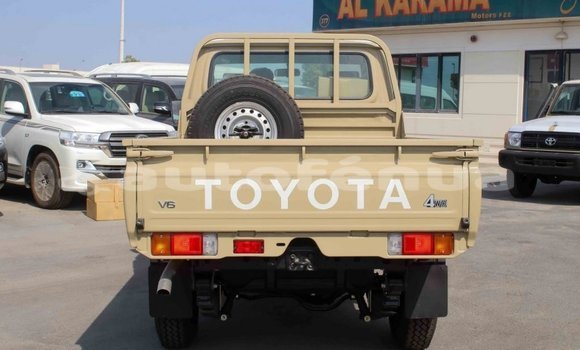 Acheter Import Voiture Toyota Land Cruiser Beige à Import - Dubai, Marquesas Acheter Import Voiture Toyota Land Cruiser Beige à Import - Dubai, Marquesas