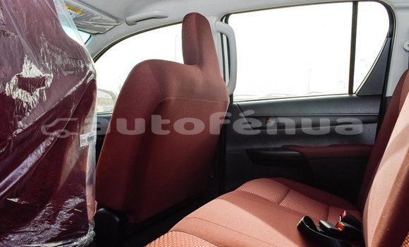 Buy Import Toyota Hilux White Car in Import - Dubai in Marquesas Buy Import Toyota Hilux White Car in Import - Dubai in Marquesas