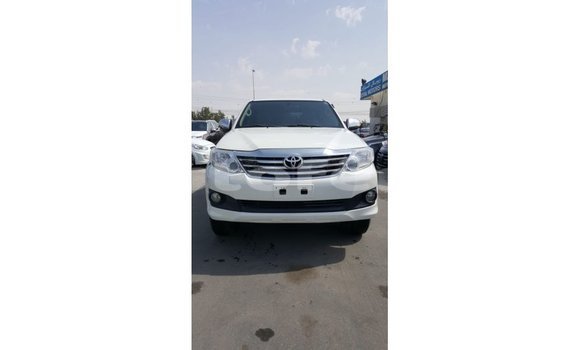 Acheter Import Voiture Toyota Fortuner Blanc à Import - Dubai, Marquesas Acheter Import Voiture Toyota Fortuner Blanc à Import - Dubai, Marquesas