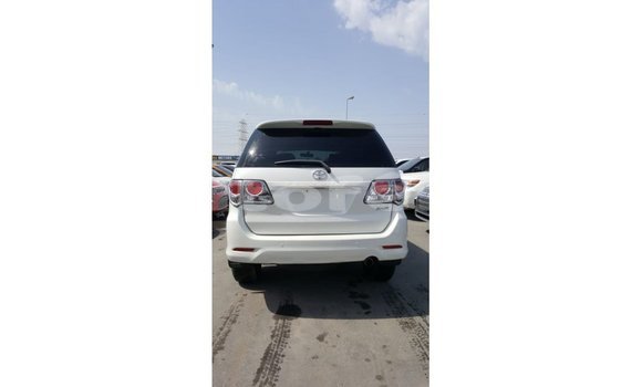 Acheter Import Voiture Toyota Fortuner Blanc à Import - Dubai, Marquesas Acheter Import Voiture Toyota Fortuner Blanc à Import - Dubai, Marquesas